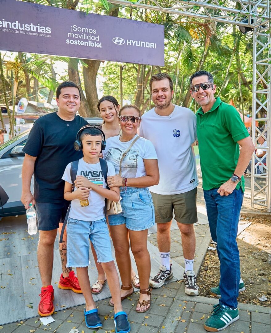 img_0347-3-877x1080 Neiva vivió una de sus fiestas más grandes con el Festival Internacional A la Carta 2025, que desde el jueves hasta el lunes festivo reunió a más de 100 mil asistentes en el Malecón del río Magdalena, dejando un balance histórico: ventas superiores a los $5.500 millones de pesos y una proyección sin precedentes para la gastronomía y la cultura huilense.
