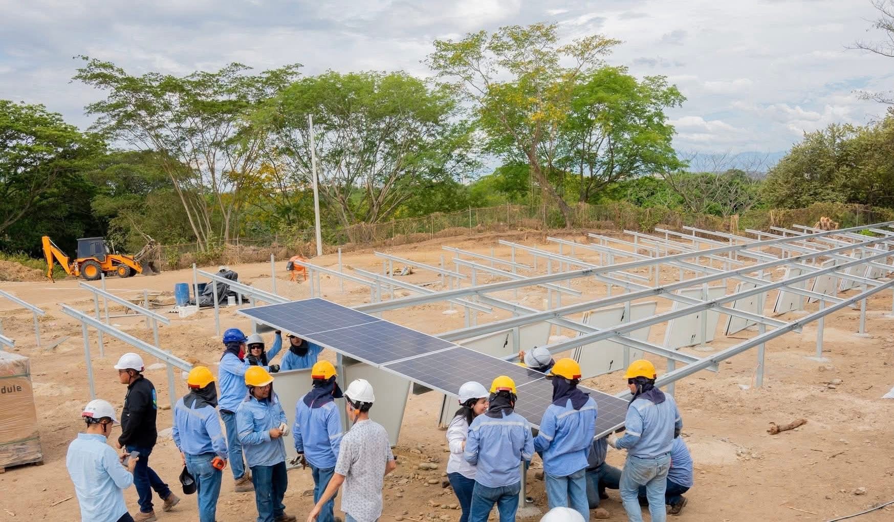 img_4951-3 LoPositivoEnRegión ✅ || Electrohuila apuesta por futuro sostenible con granja solar