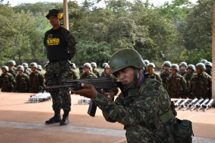 img_8676-3-720x480 Reportan desaparición de armamento de un batallón del Ejército en Barranquilla